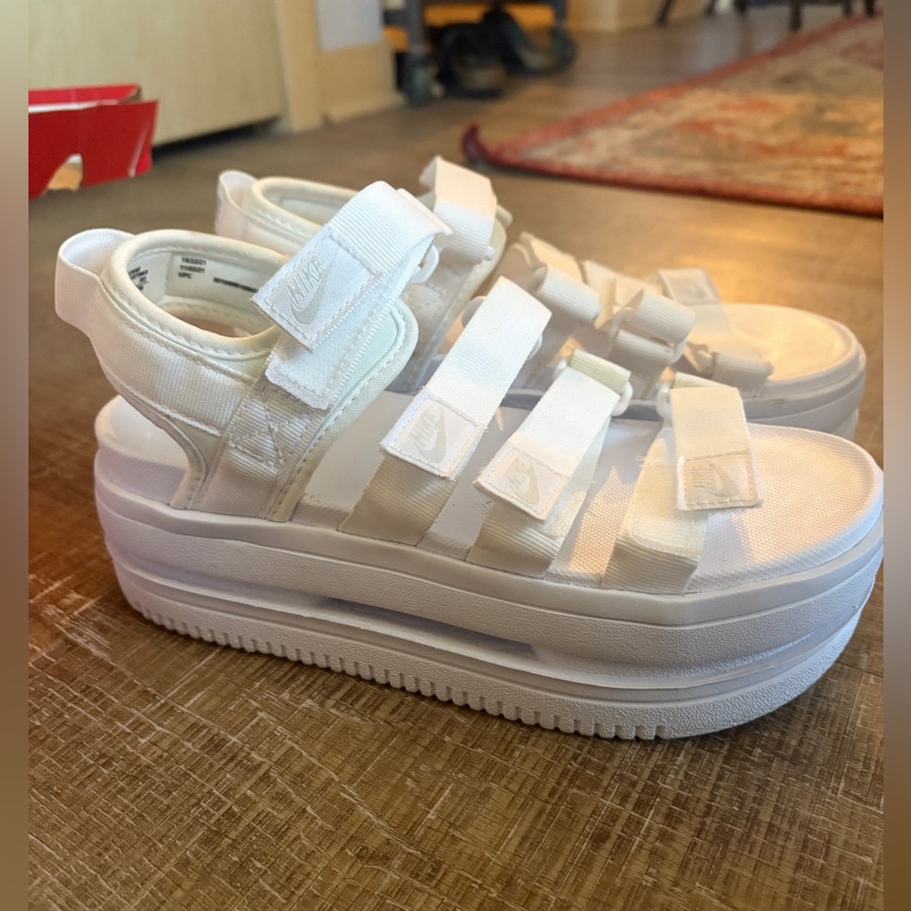 Nike Icon Classic Sandals Pure White DH0224-100 Platform sz 6 W